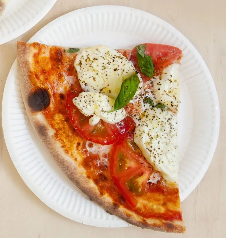 Trancio con pomodoro fresco e mozzarella