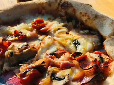 Pizza Capricciosa (foto indicativa)