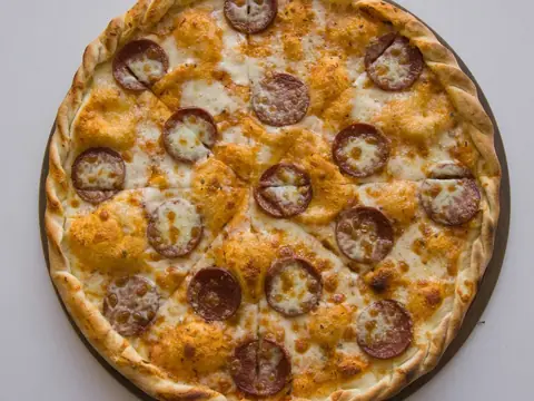 Pizza Wurstel (foto indicativa)